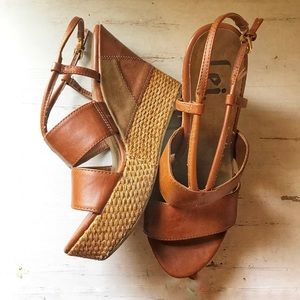 LEI brown and wicker wedges